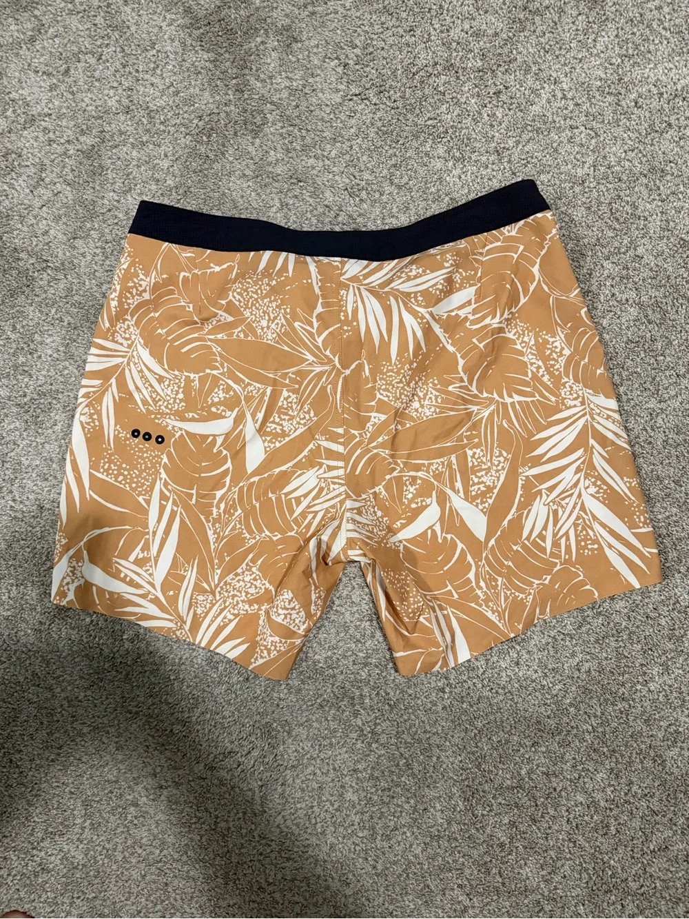 Vuori Men's Tropical Print Board Shorts